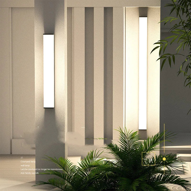 Outdoor stainless steel wall light with linear 60cm design and IP65 waterproof rating