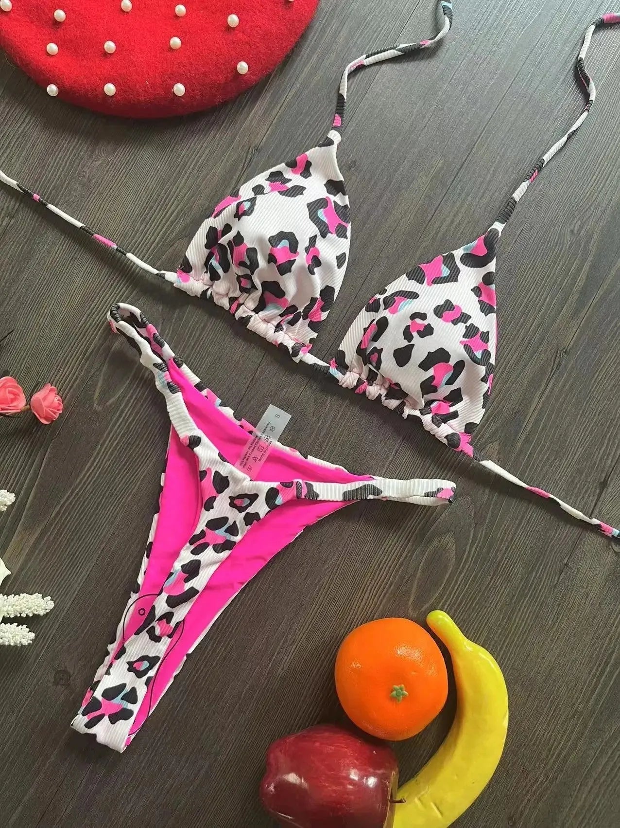 Women's printed bikini swimsuit with cotton-lined briefs in European and American pattern style