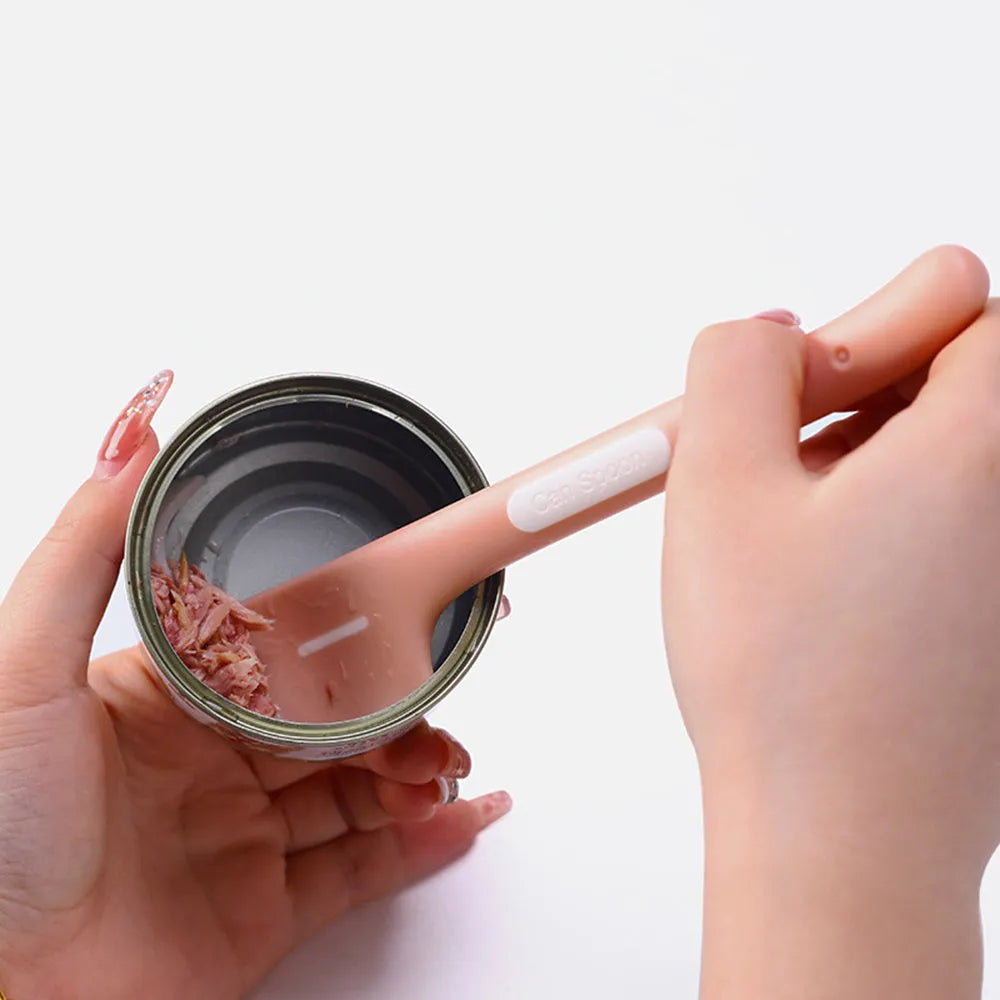 Green TPR pet feeding spoon with 16cm long handle and right-angle head for canned cat and dog food