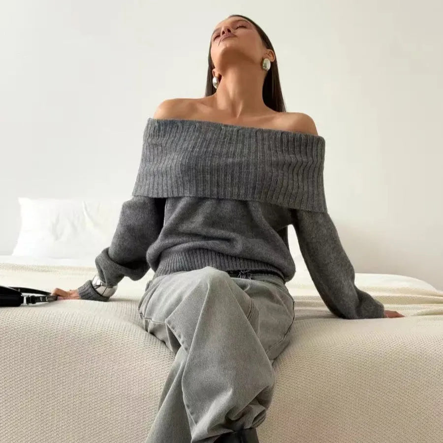 Grey off-the-shoulder sweater with 3D pattern and strapless V-neck design