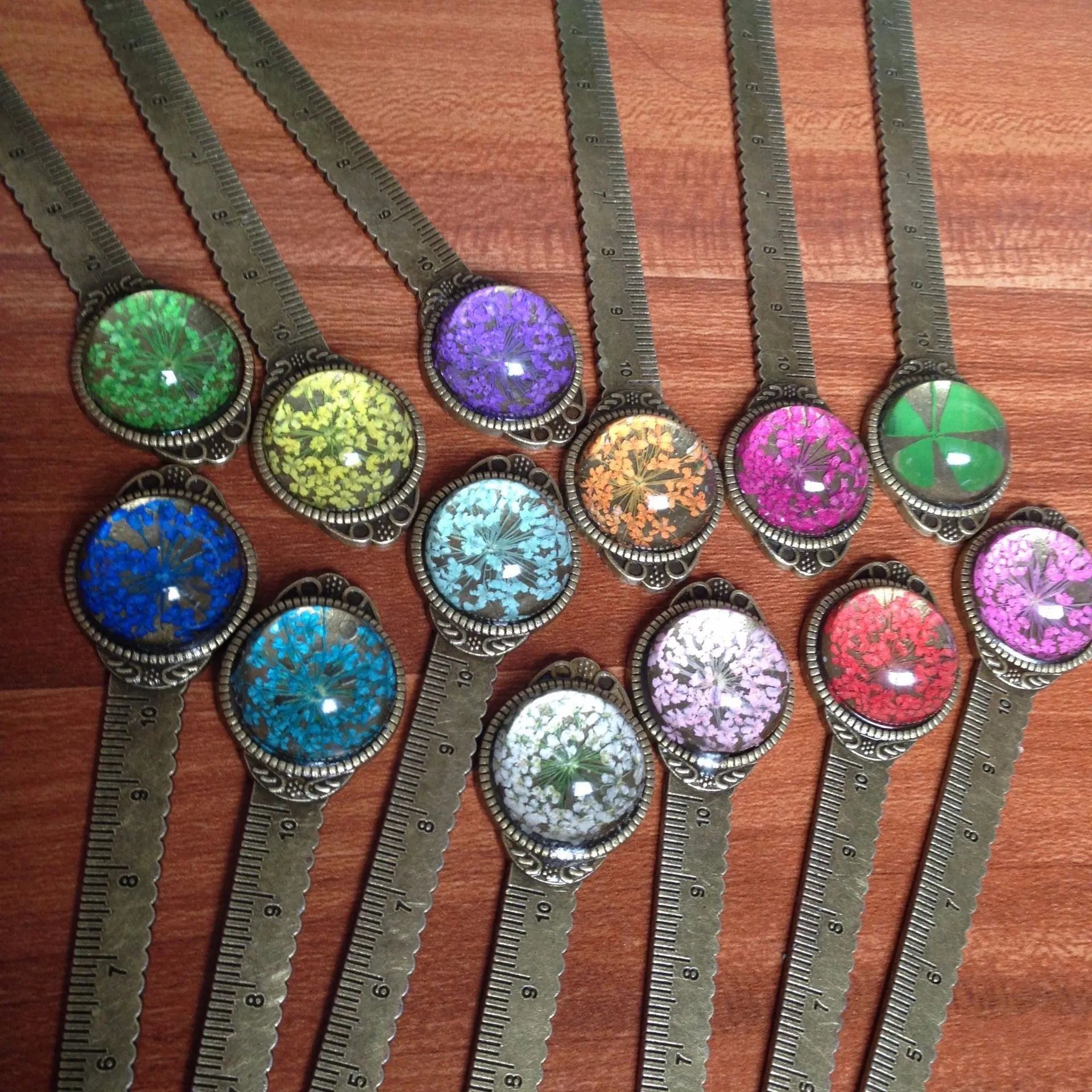 Handmade dry flower gypsophila ruler bookmark with pressed immortal flowers in classical style