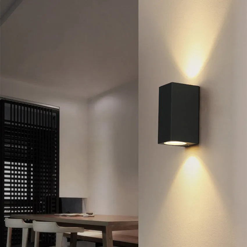 Black aluminium LED wall lamp with glass shade for indoor wall mounting