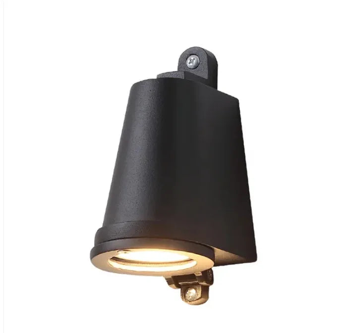 Cast aluminum horseshoe wall lamp in sand ash finish measuring 75mm for outdoor industrial lighting