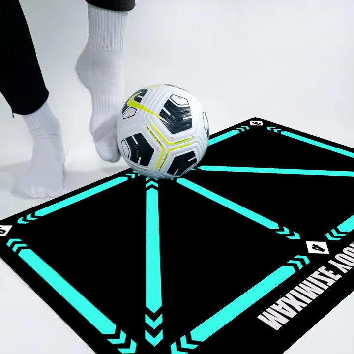 Indoor football training mat in cushion colour with rubber construction for skill lifting practice