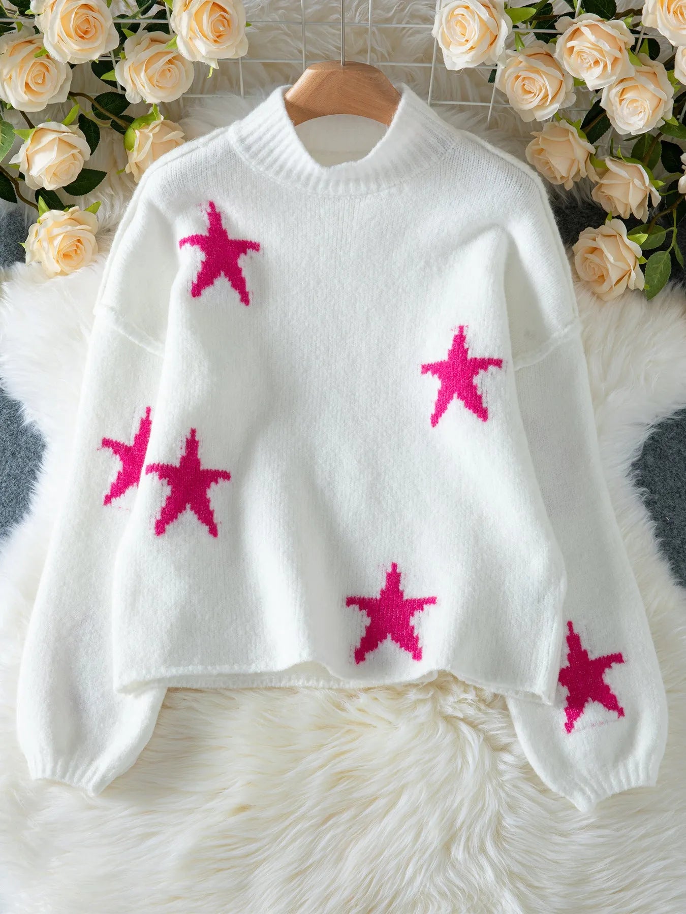 Women's white loose turtleneck pullover with star pattern in imitation velvet fabric