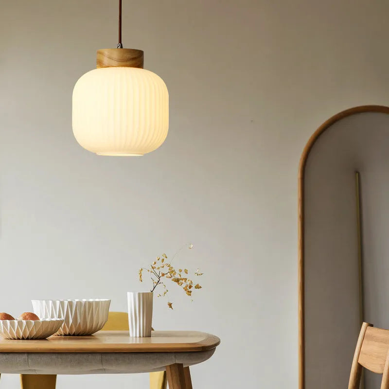 Retro Chinese wooden pendant ceiling light in Nordic style with three size options