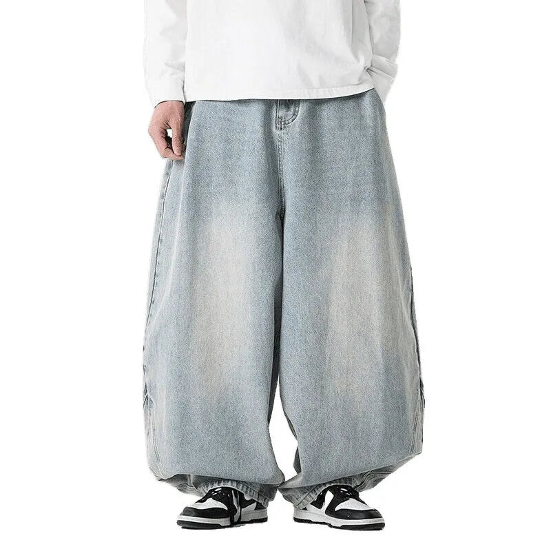 Men's plus size wide leg casual jeans in straight cut baggy trousers style