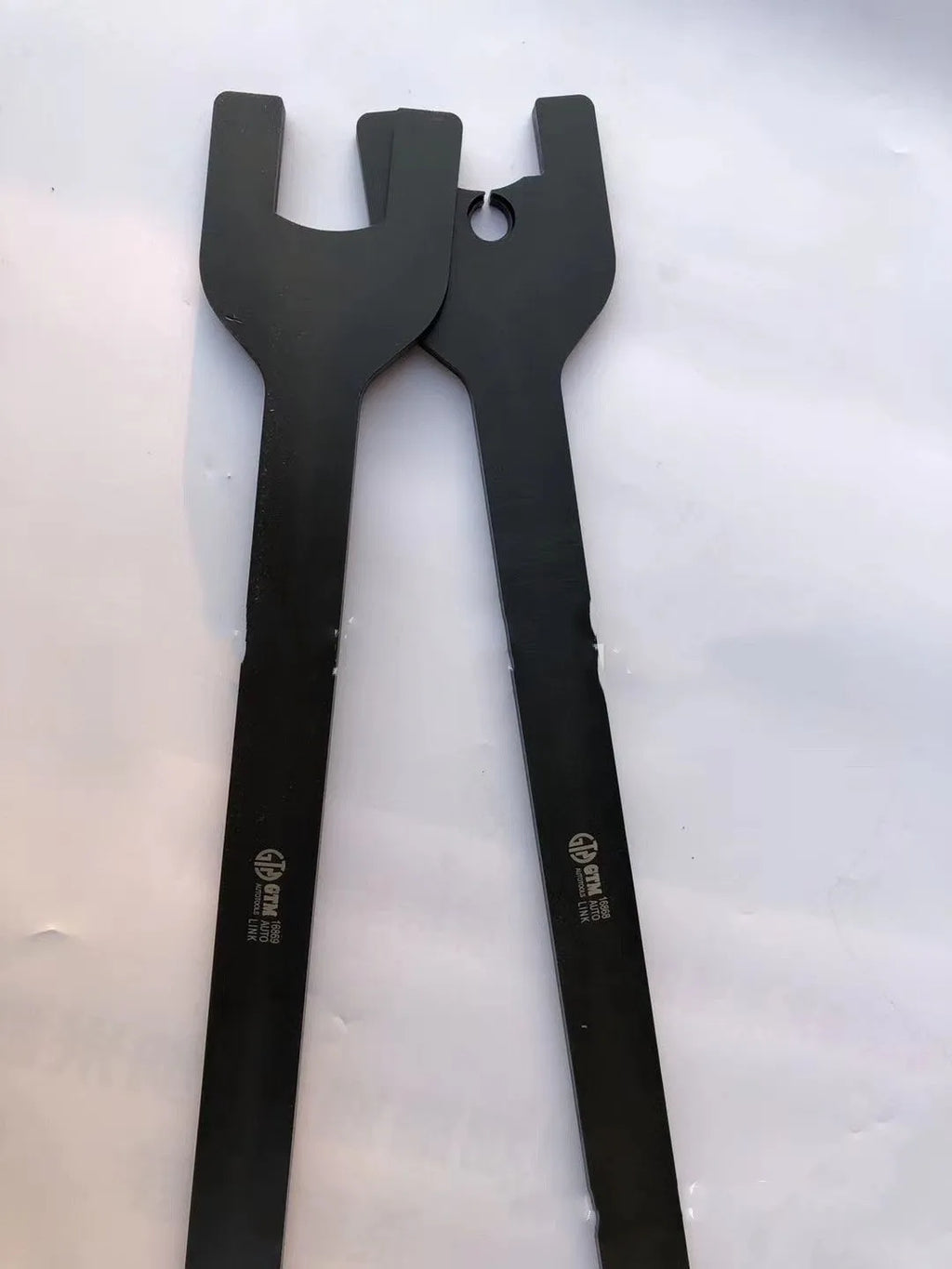 Land Rover fan wrench set showing 36mm and 40mm alloy steel automotive repair tools