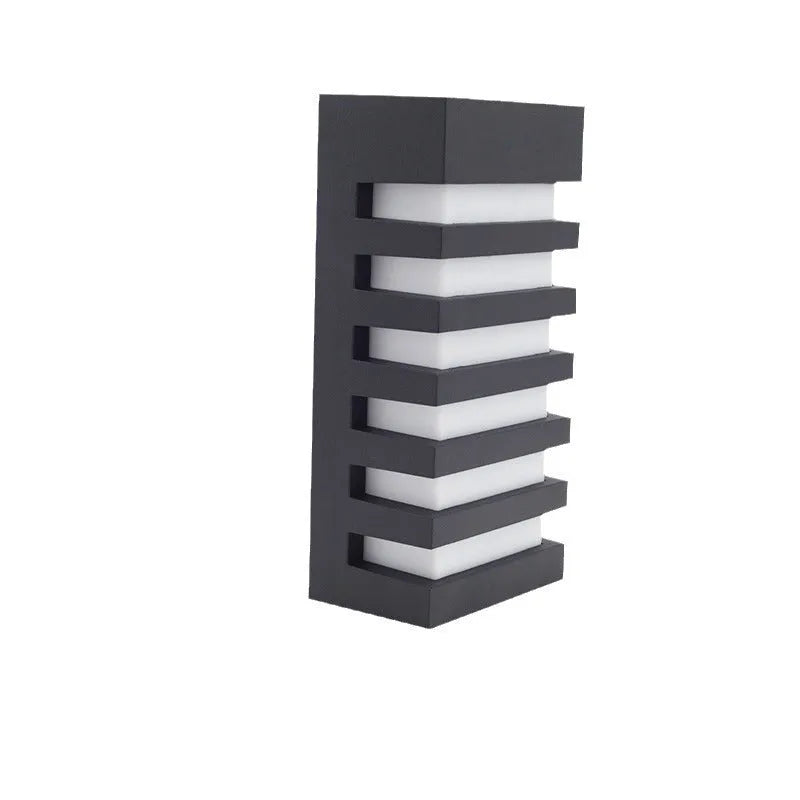 Modern outdoor wall lamp with aluminium alloy construction and layered design