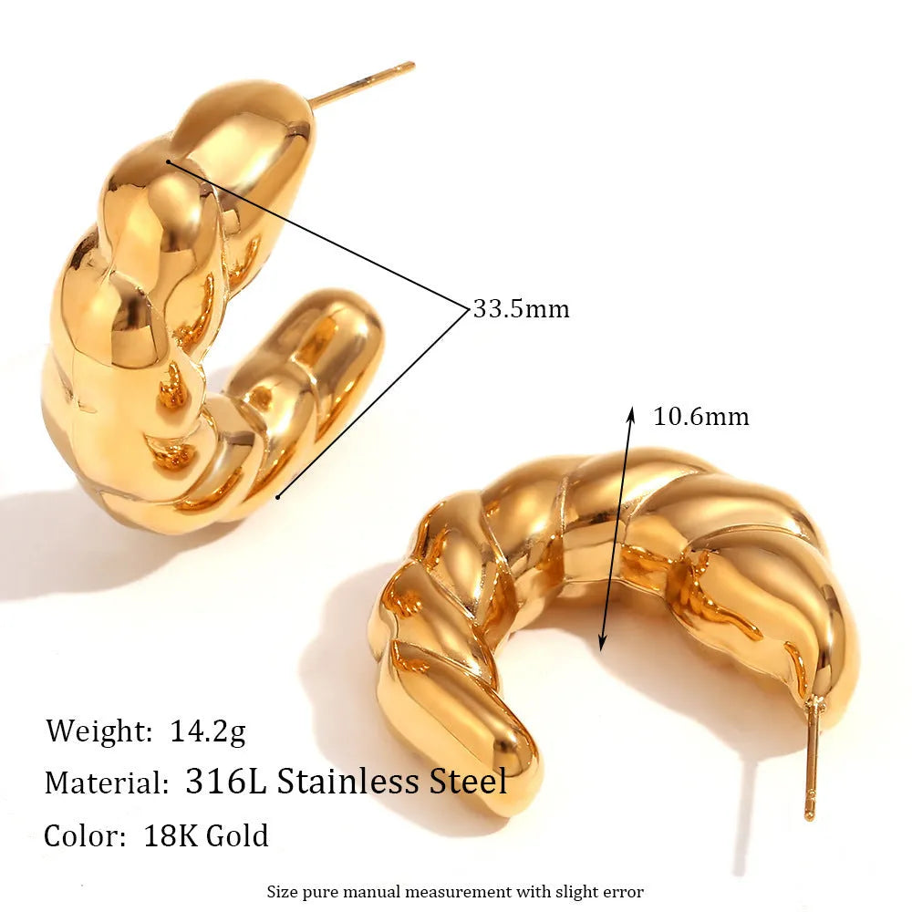 Retro geometric oval stud earrings in stainless steel with electroplating finish