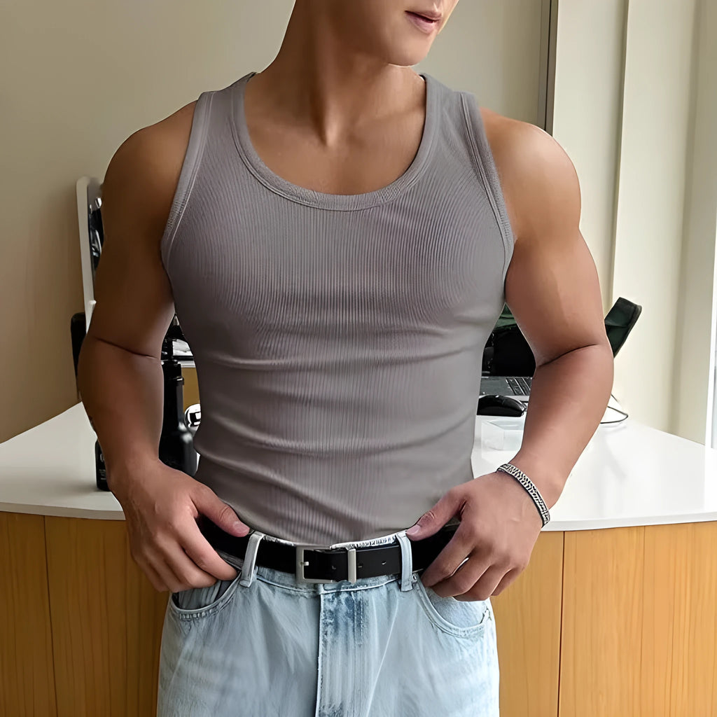 Men's tight-fitting round neck workout t-shirt in polyester for summer sports training