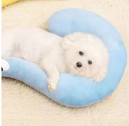 Cat sleeping mat with U-shaped neck protection pillow in blue question mark design