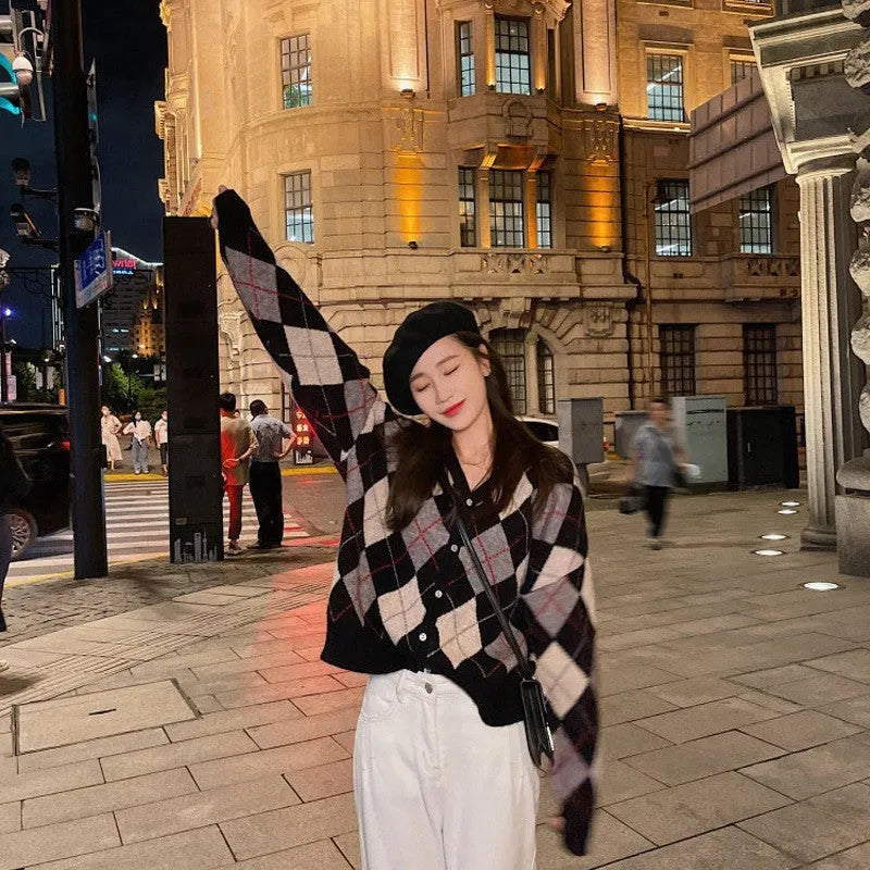 Acrylic knitted cardigan in macaron colours with regular sleeves and Japanese Korean casual styling