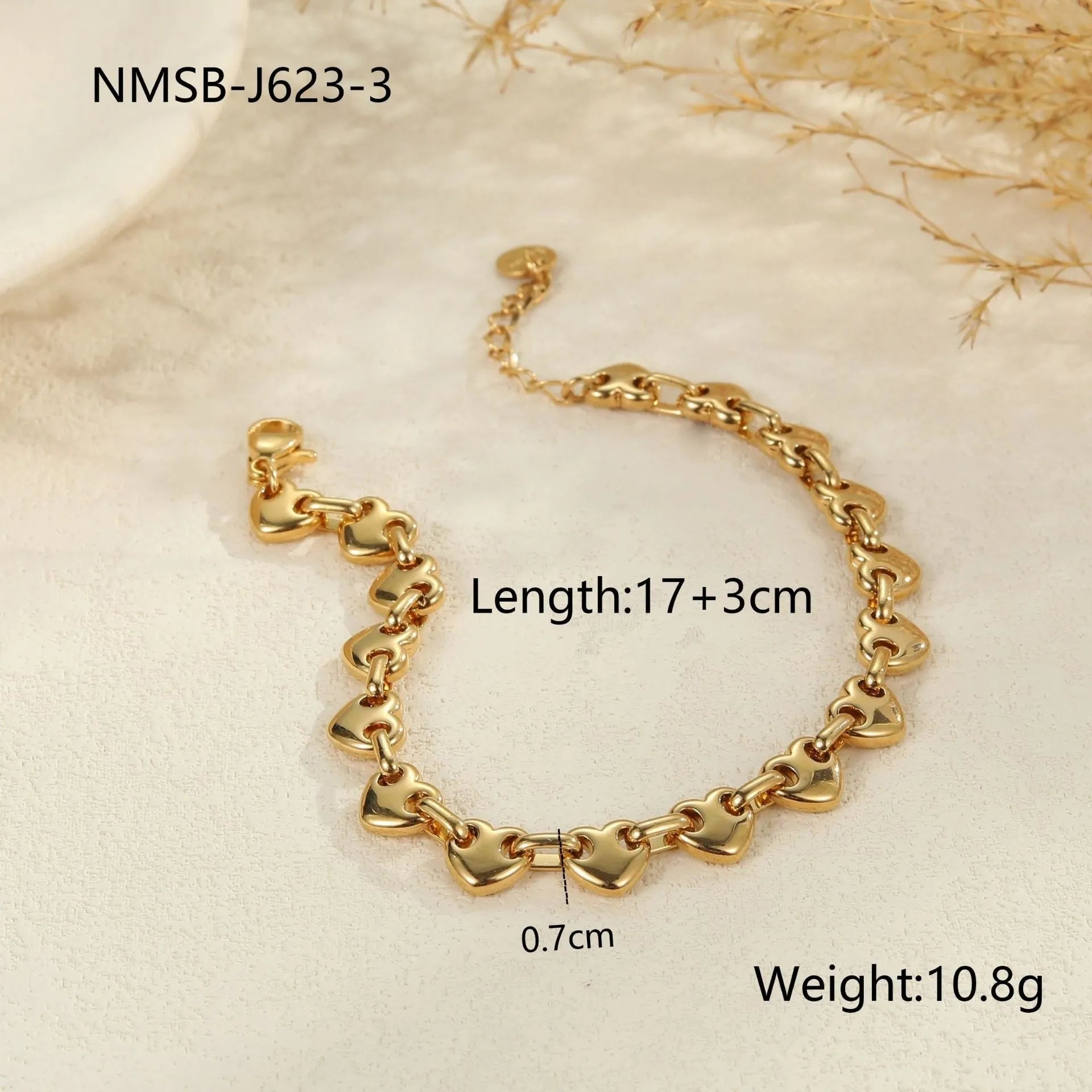 Women's hollowed-out heart bracelet in stainless steel with 18K electroplating geometric design
