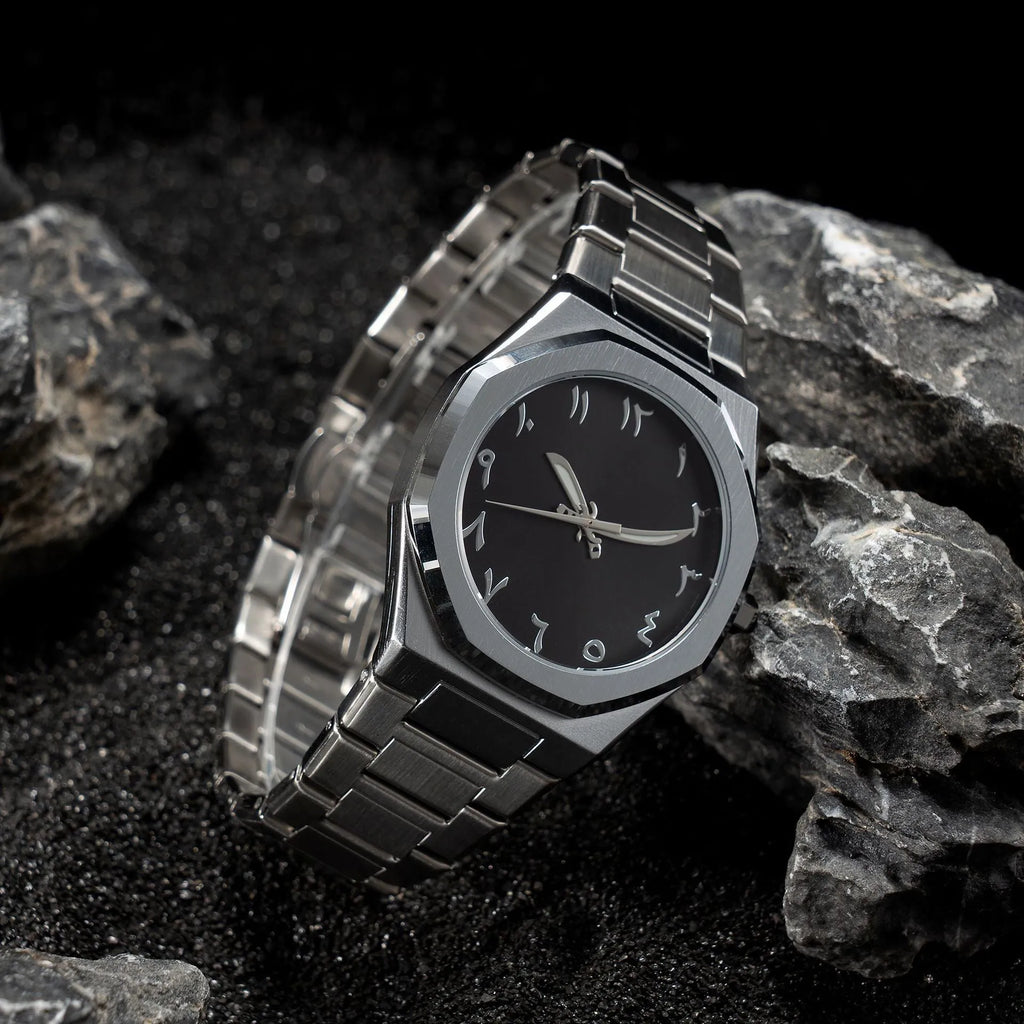 Men's steel belt quartz watch with 10mm case thickness in business casual style
