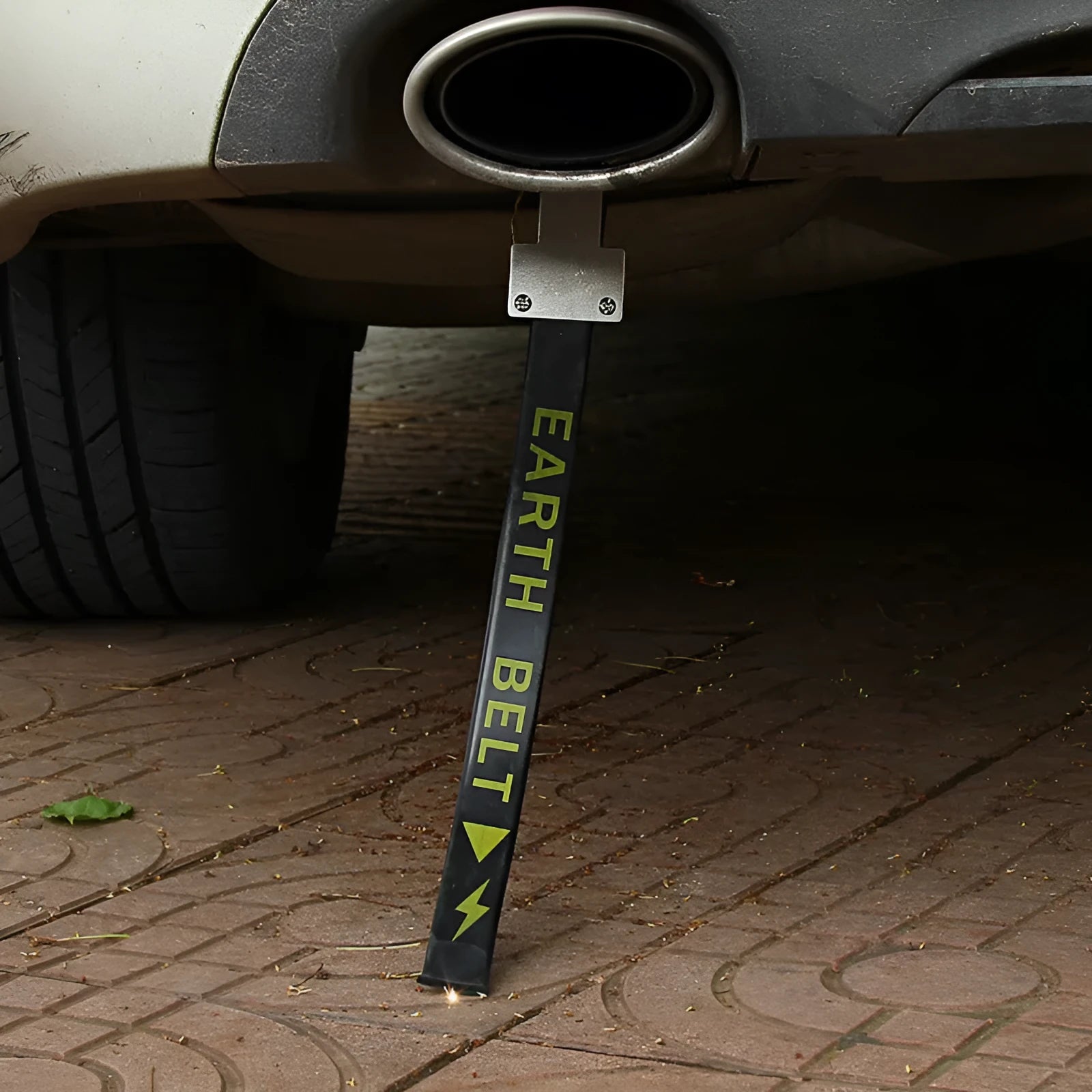 Black 370mm long car anti-static grounding strap with chain links for winter use on cars and SUVs.