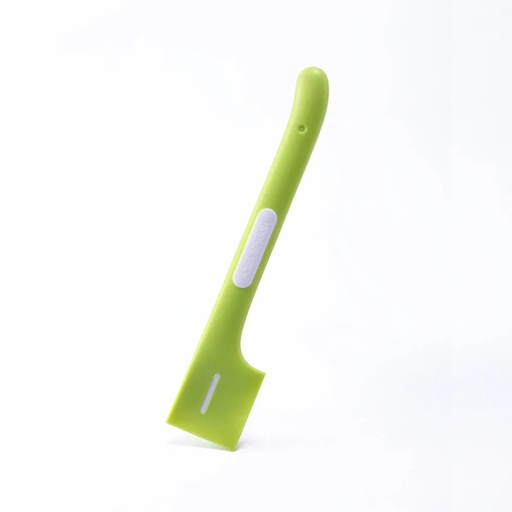 Green TPR pet feeding spoon with 16cm long handle and right-angle head for canned cat and dog food