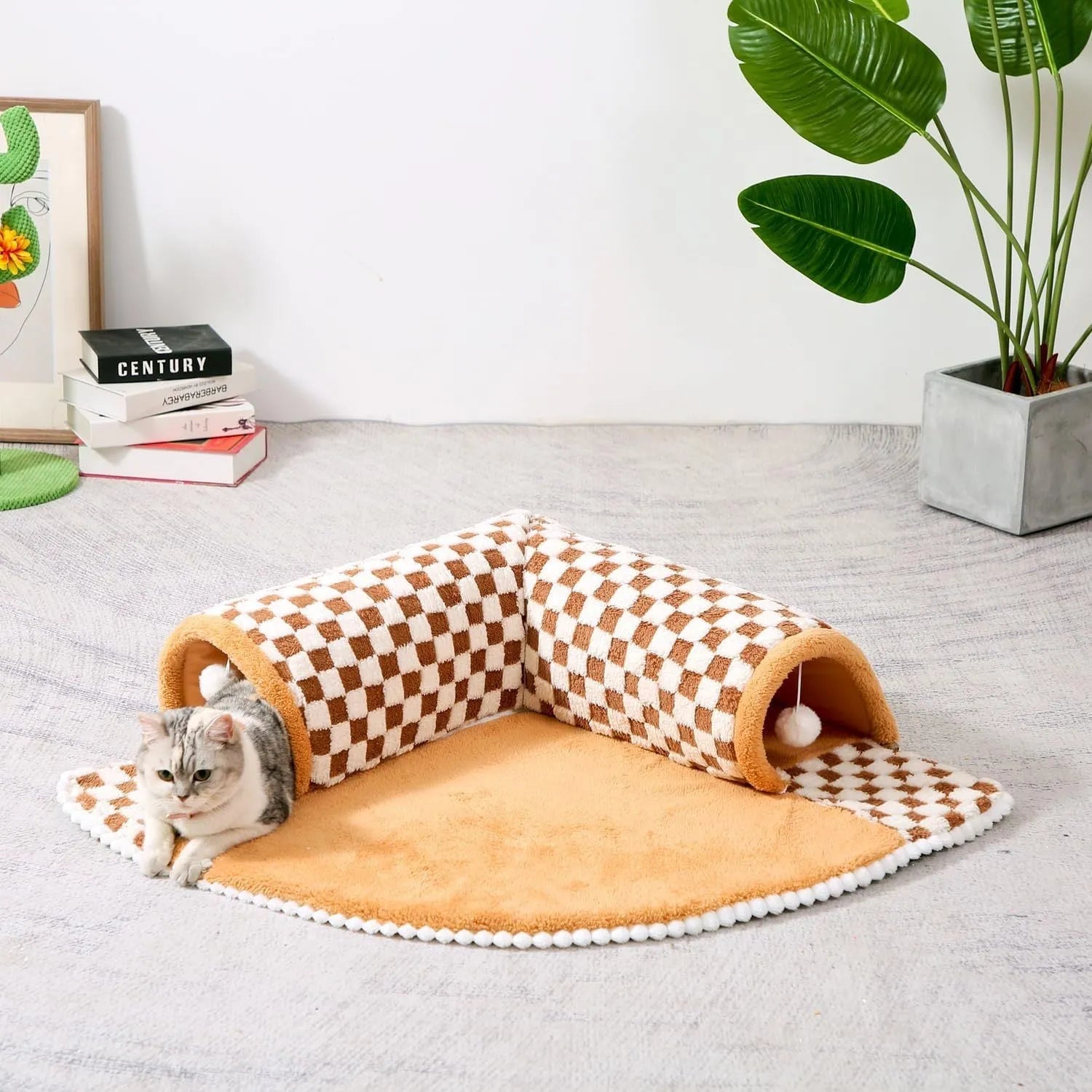 Fan-shaped plush pet bed with integrated tunnel for dogs and cats