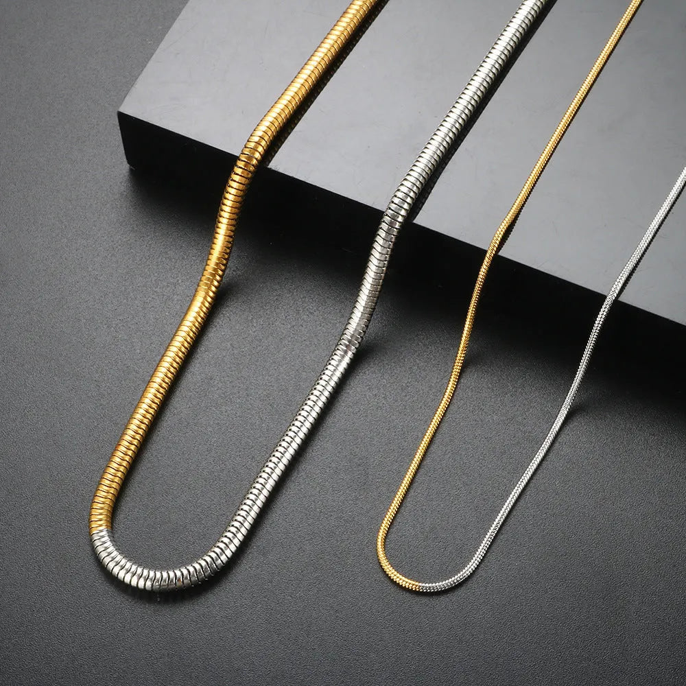 Golden 3mm snake bone chain necklace with geometric design for hip-hop fashion