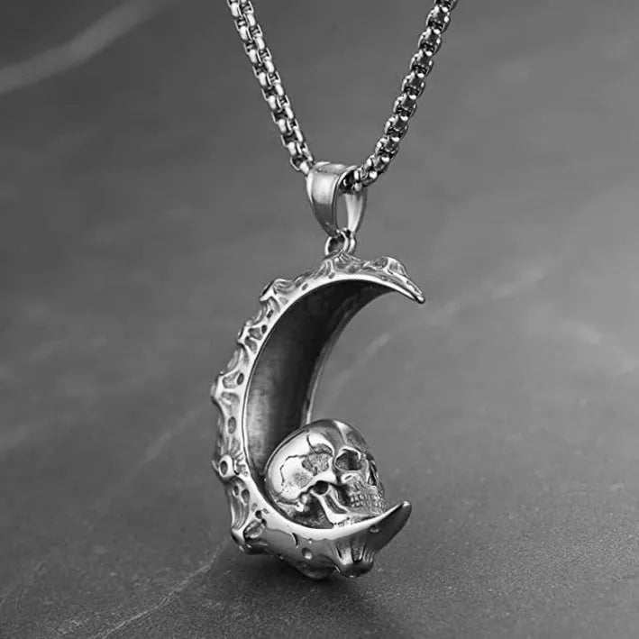 Men's stainless steel skull necklace with alloy pendant in silver colour variations