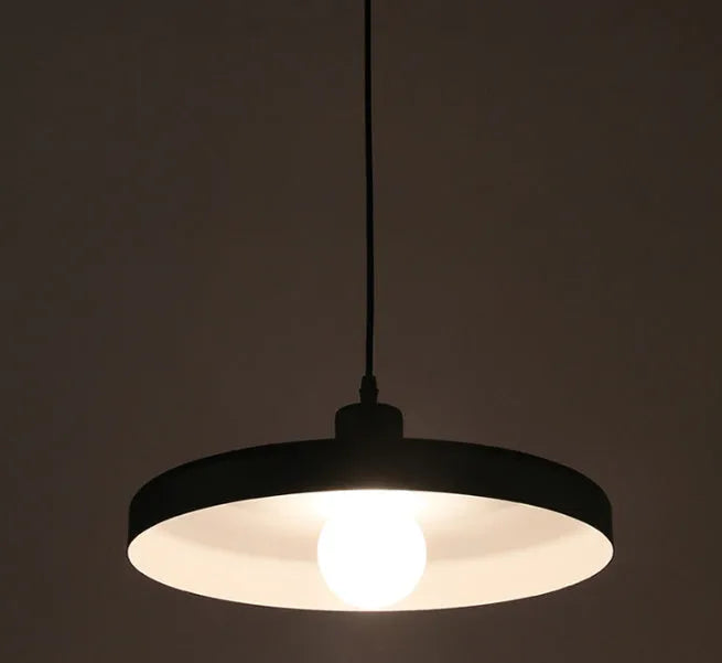 Aluminium alloy bar chandelier in black or white finish with 35cm 50cm or 60cm diameter for restaurant lighting
