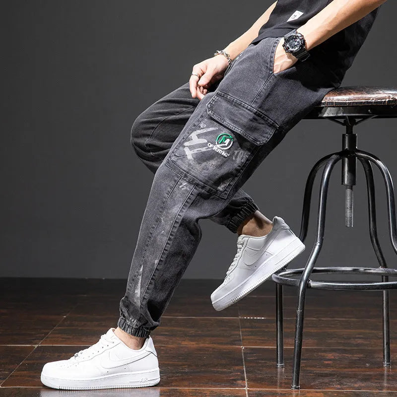 Men's thin cotton cargo jeans with straight leg and micro elasticity in black colour
