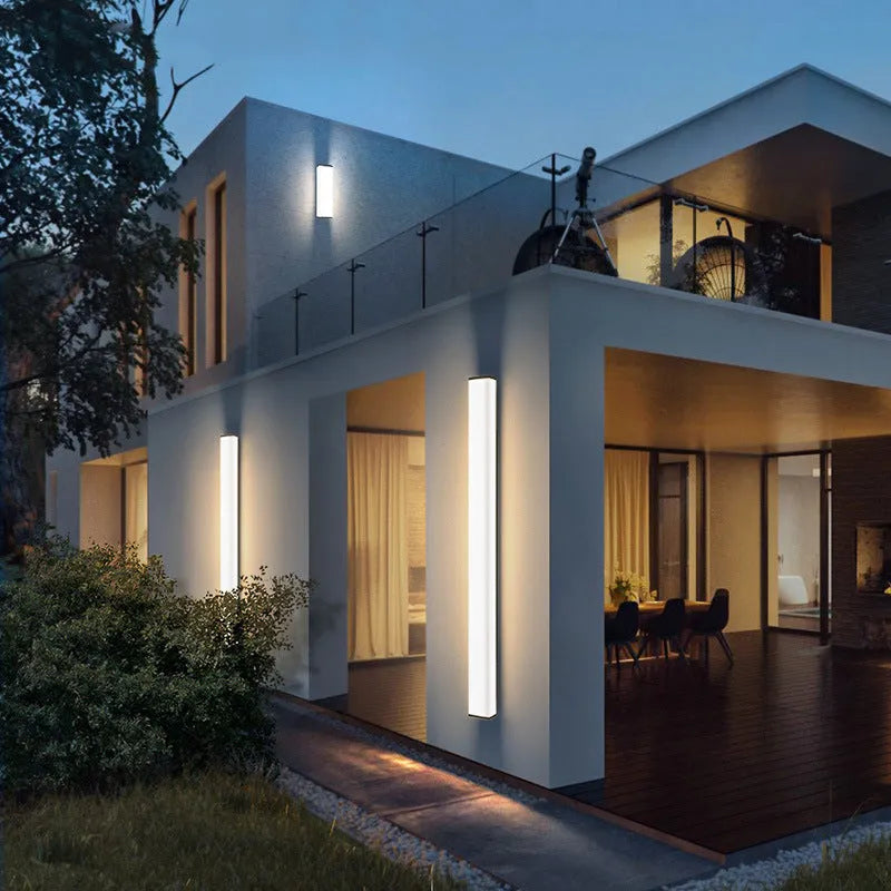 Outdoor stainless steel wall light with linear 60cm design and IP65 waterproof rating