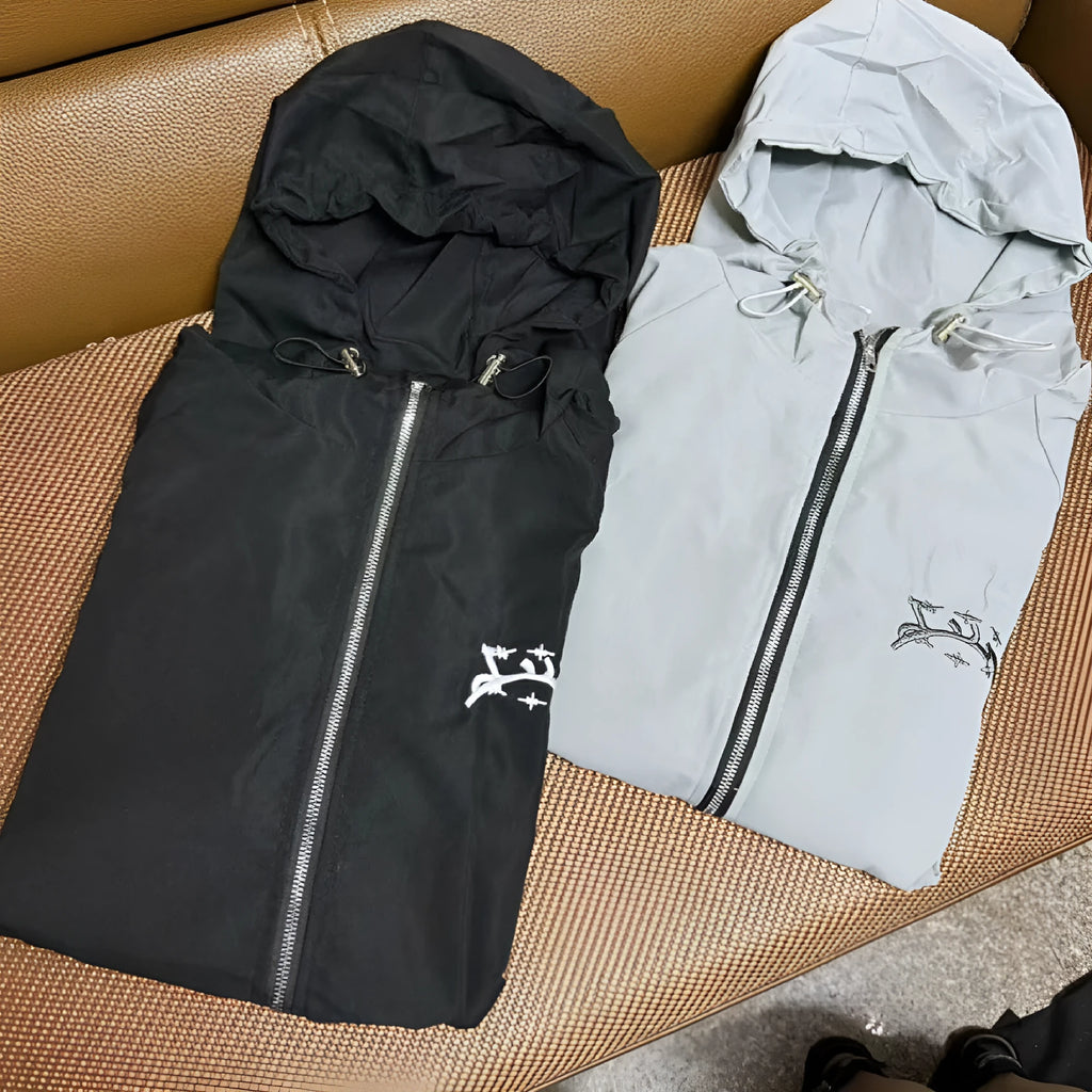 Men's grey British-style hooded sunscreen jacket with loose-fitting polyester construction