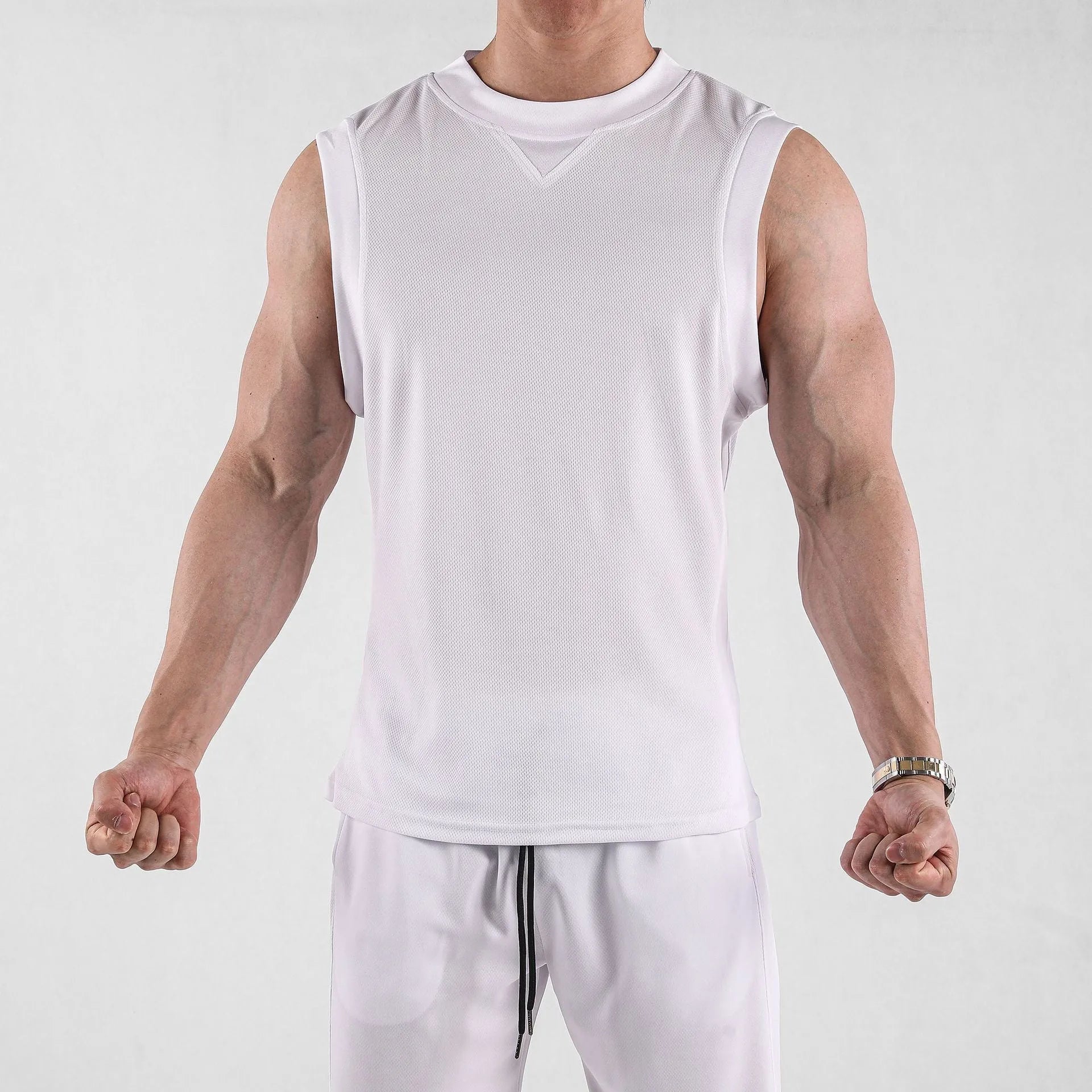 Men's casual vest in black and white colours with loose fit for summer sports