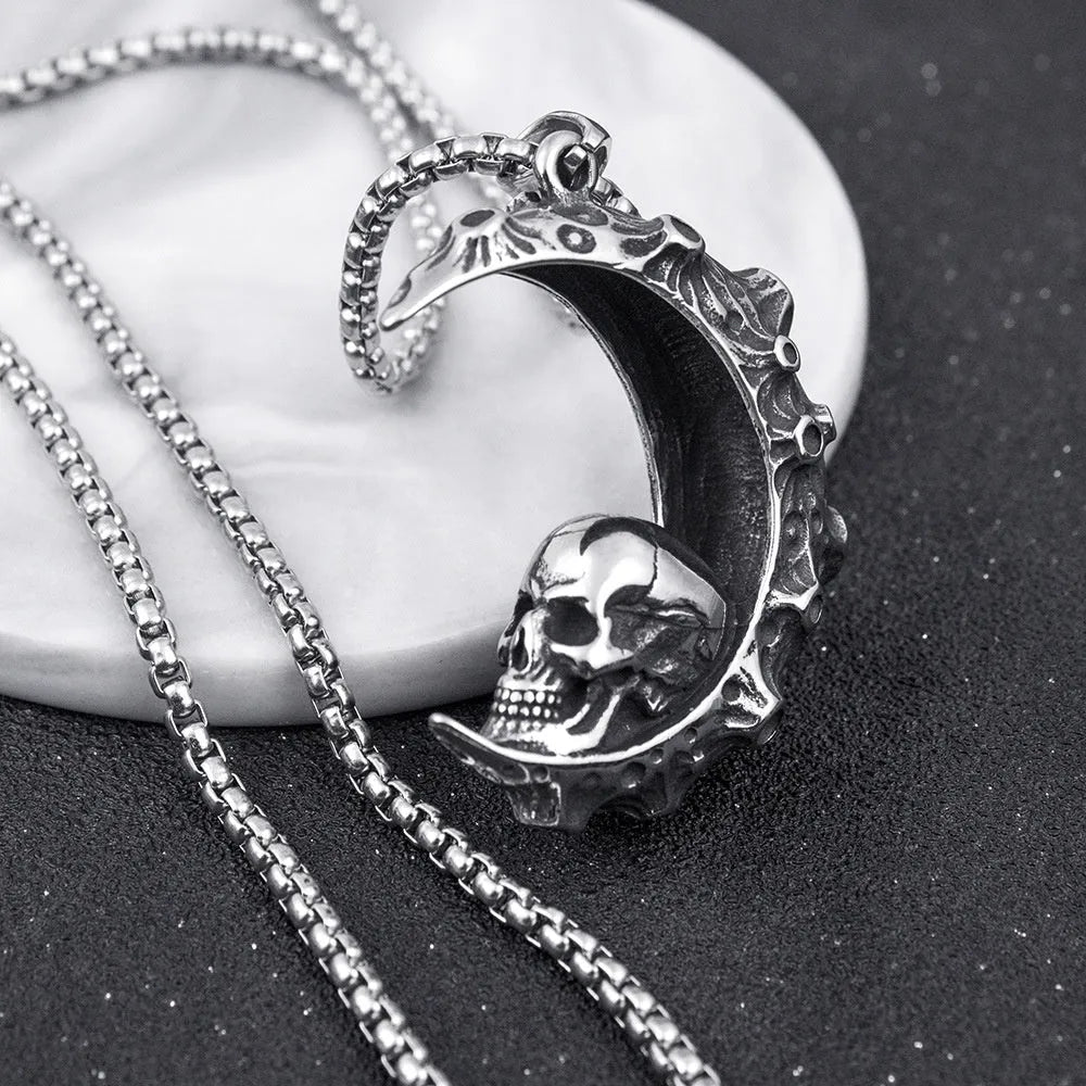 Men's stainless steel skull necklace with alloy pendant in silver colour variations