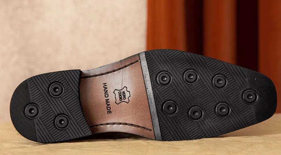 Men's genuine leather British-style loafers with fringed detailing in black and coffee colours