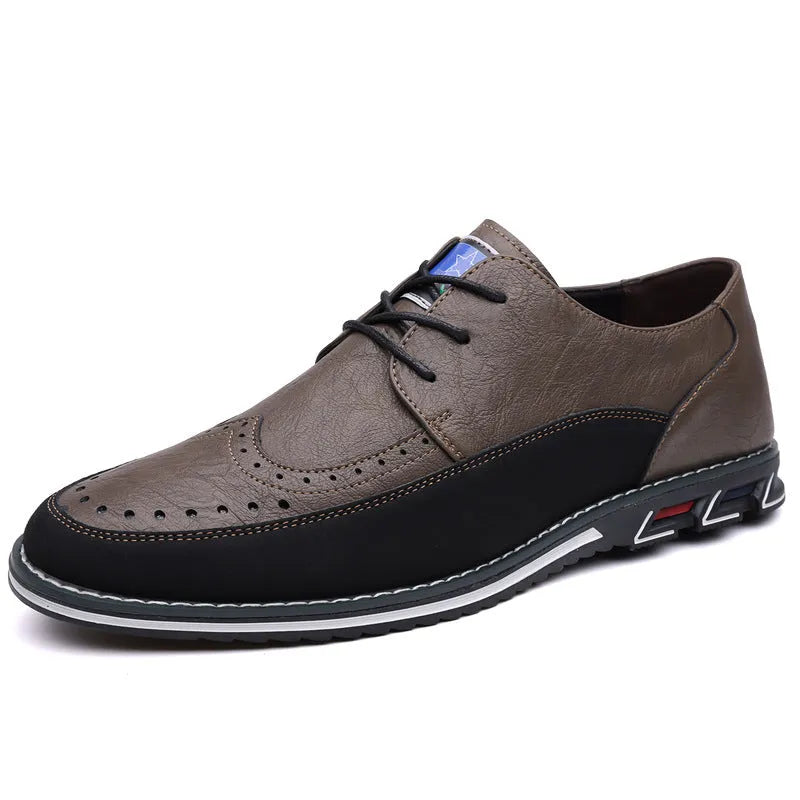 Men's low-top casual leather shoes in black with a rubber sole and sewing line detailing.