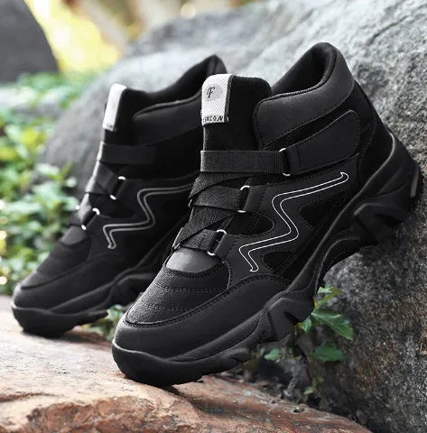Men's casual shoe in multiple colours including black, brown, and dark grey, shown with size range 39-49.