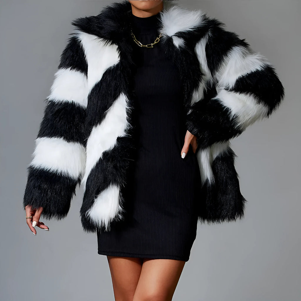 Lapel contrast colour faux fur coat with fur collar in polyester fabric