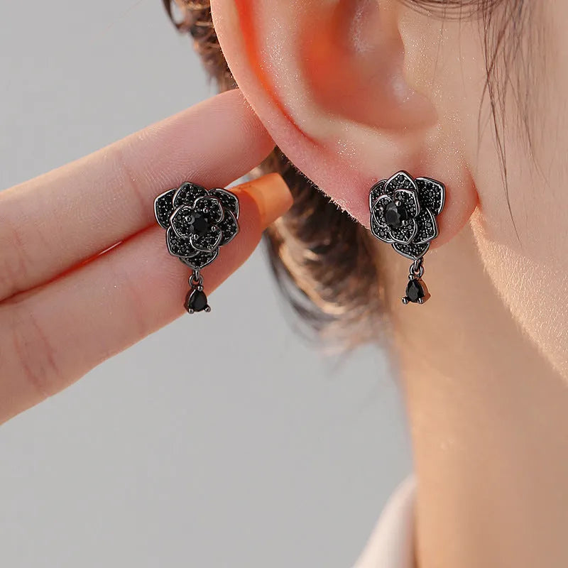 Black rose zircon stud earrings with flower shape and gold plating