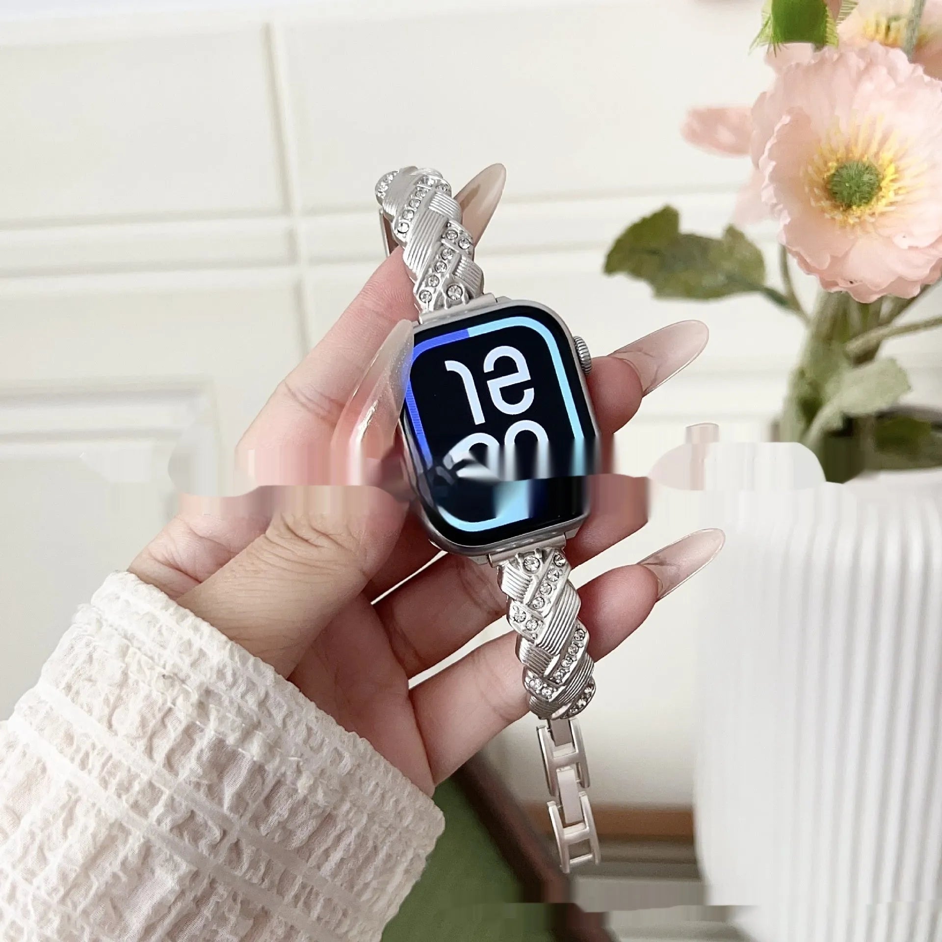 Fashion twist diamond pattern zinc alloy metal strap for Apple Watch in multiple colours.