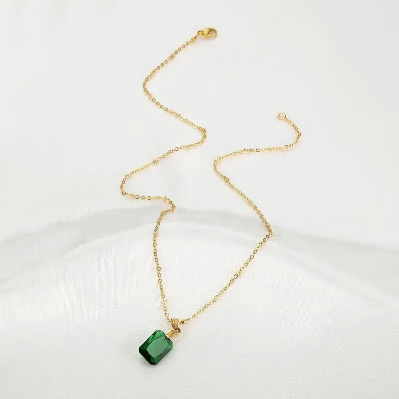 Copper geometric rectangular pendant necklace with O-ring chain in green colour.