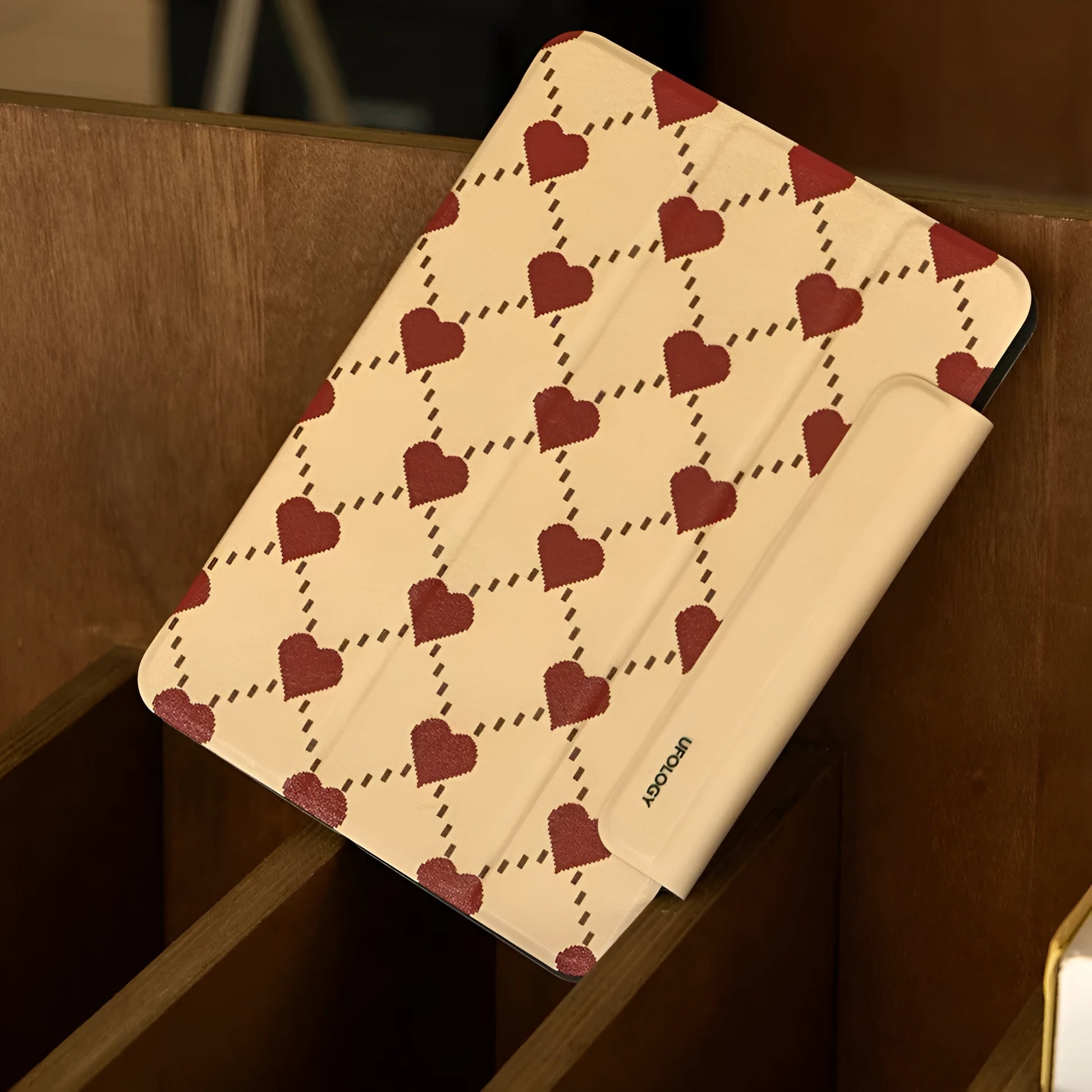 iPad Air magnetic double-sided clip protective case in polyurethane with inner shell