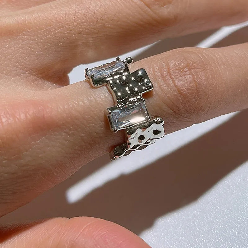 Silver geometric open ring with zircon stone in retro pastoral design