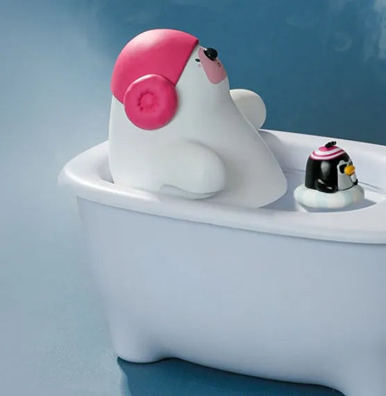 White USB desktop humidifier with 550ml water tank on wooden desk
