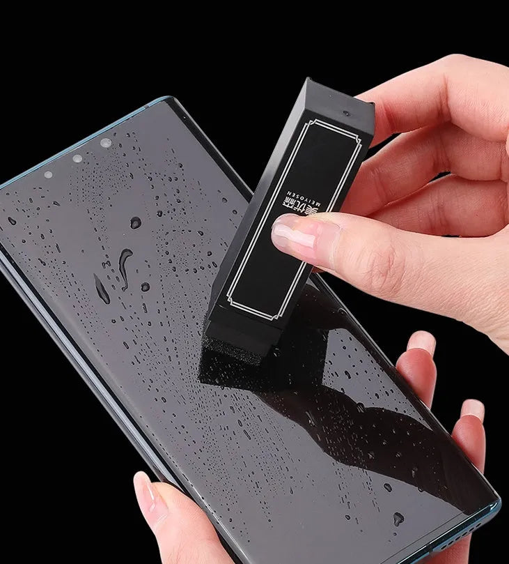 Disposable mobile phone screen cleaner kit with 40 individually wrapped anti-bacterial wet wipes