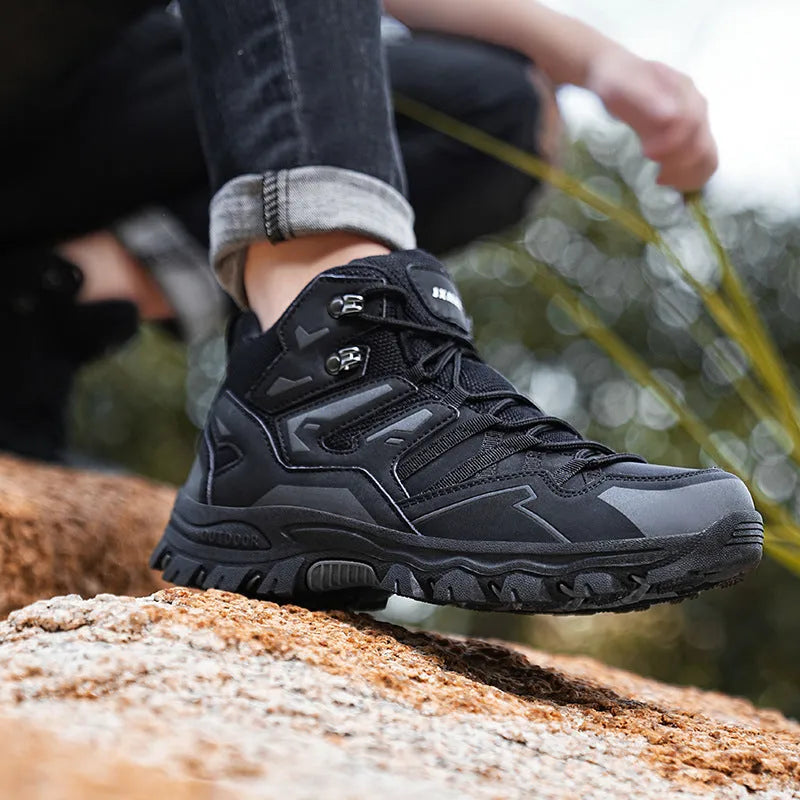 High-top hiking shoes with flannel upper in multiple colours and natural rubber outsole