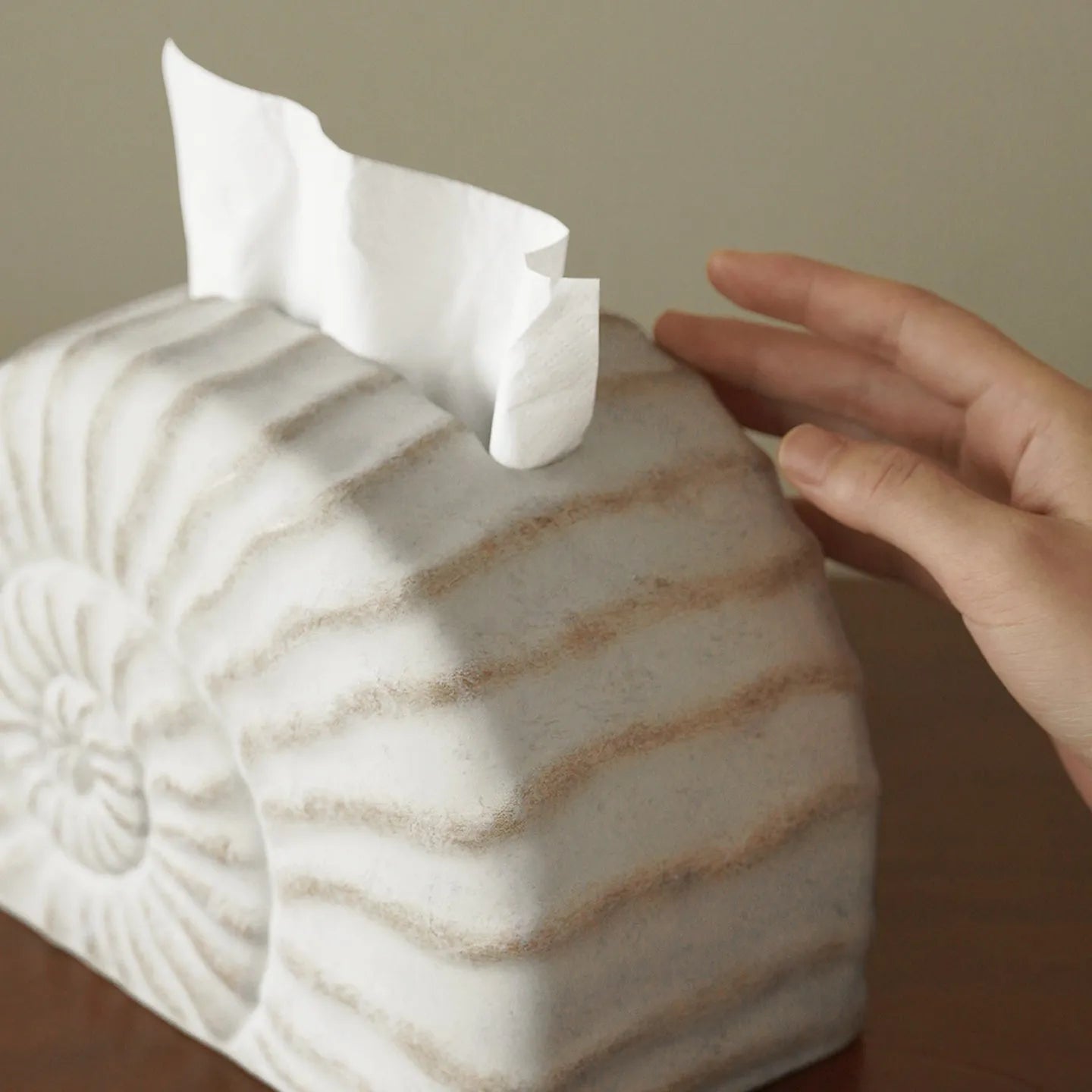 Resin tissue box cover with conch shell design in conch ramble colour