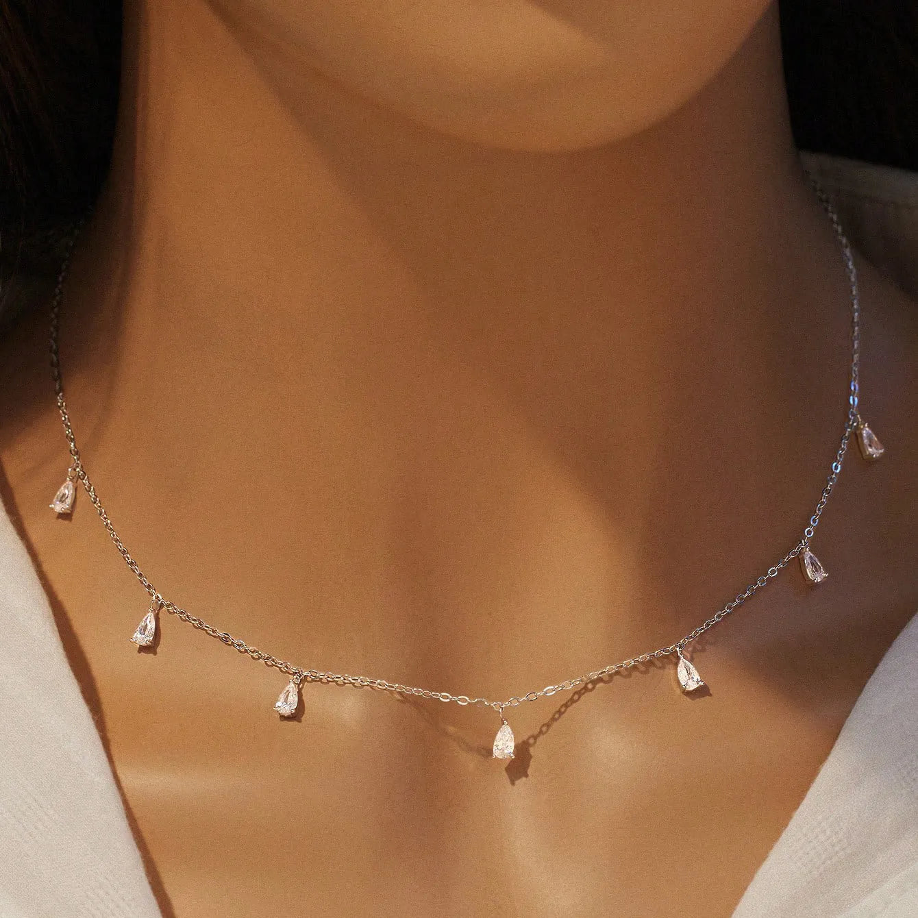 Women's 925 silver drop-shaped artificial zircon necklace with adjustable O-link chain in silver finish