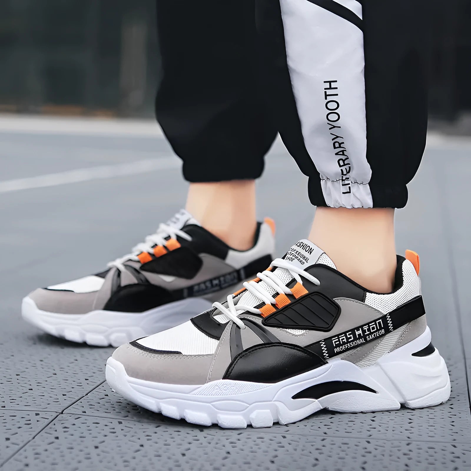 Mesh breathable sports running shoes for men old thick-soled casual design non-slip sole black green grey