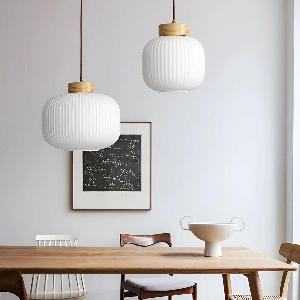 Retro Chinese wooden pendant ceiling light in Nordic style with three size options
