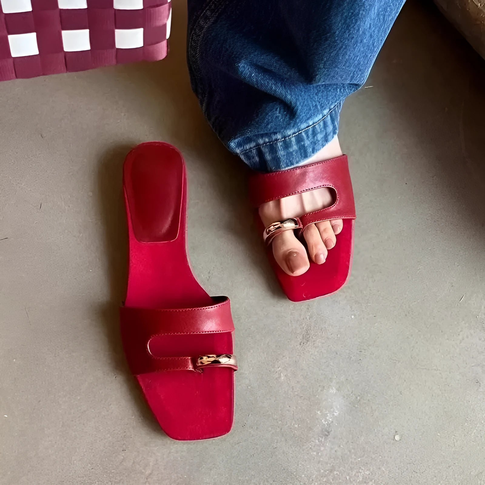 Plus size square head outdoor slippers in leather and rubber, shown in black colour.