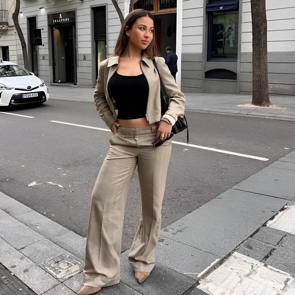 Women's herringbone pattern jacket and trousers suit with 3D embroidery in polyester fabric