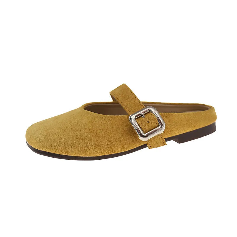 Women's flat closed toe slippers in apricot colour with square head and rubber sole