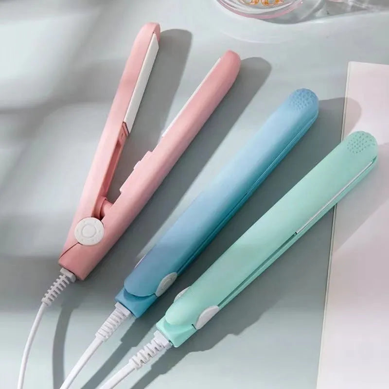 Mini hairdressing splint hair straightener in chosen colour with its storage box, for styling bangs and fringes.